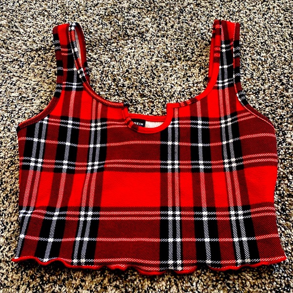 SHOULDERS OUT, CUTE SUMMER CROP 🔝, - Picture 1 of 3